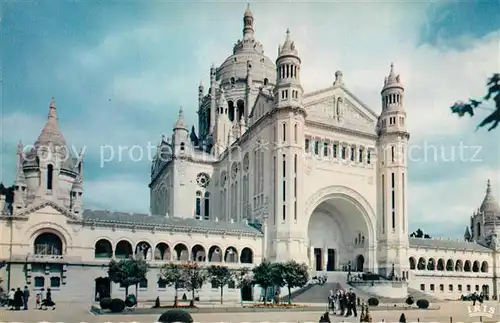 AK / Ansichtskarte Lisieux Vue vers la Basilique Lisieux