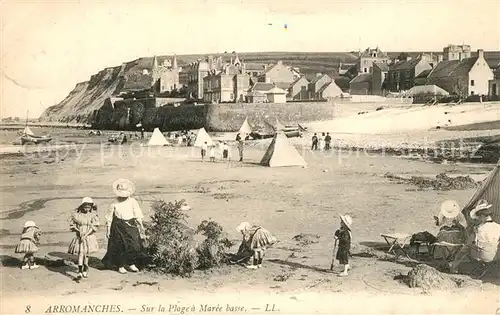 AK / Ansichtskarte Arromanches les Bains Sur la plage a maree basse Arromanches les Bains