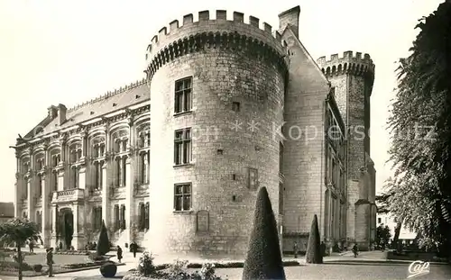AK / Ansichtskarte Angouleme Hotel de Ville Angouleme