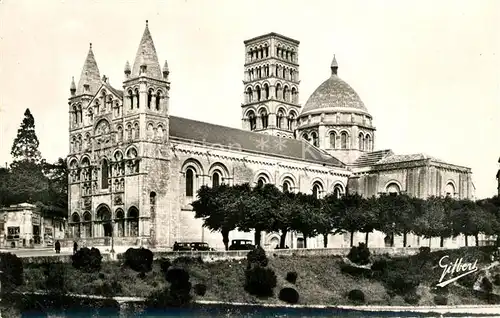 AK / Ansichtskarte Angouleme Cathedrale Saint Pierre Romano Bysantine Monumuent Historique Angouleme