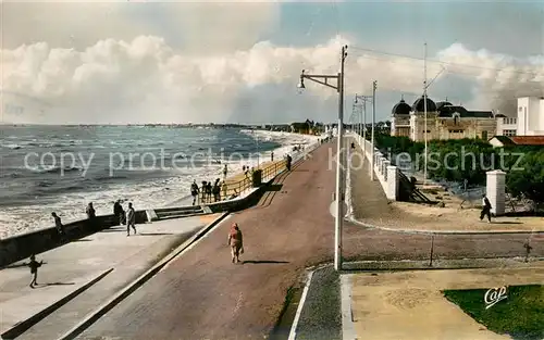 AK / Ansichtskarte Chatelaillon Plage La Digue et le Casino Chatelaillon Plage