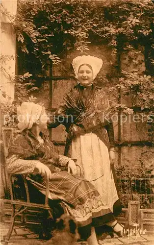 AK / Ansichtskarte Ile_de_Re Costumes Saintongeais Trachten Ile_de_Re