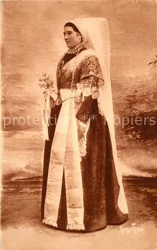 AK / Ansichtskarte Ile_de_Re Costumes et Coiffes de l Aunis et Saintonge Mariee Trachten Ile_de_Re