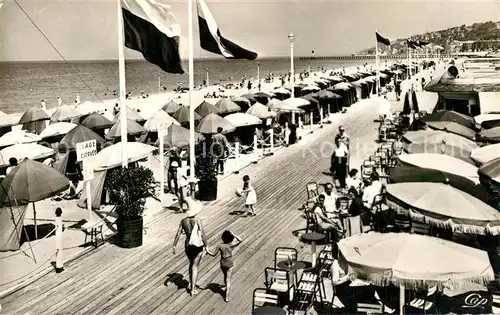 AK / Ansichtskarte Deauville La Plage et les Planches Deauville