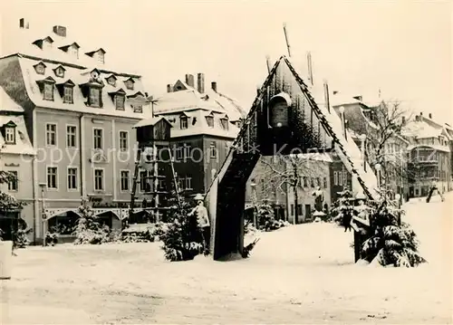 AK / Ansichtskarte Schneeberg_Erzgebirge Kaue Pyramide Rathaus Winter Schneeberg Erzgebirge