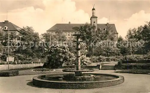 AK / Ansichtskarte Glauchau Bahnhofsplatz und EBO Lehrkombinat Glauchau