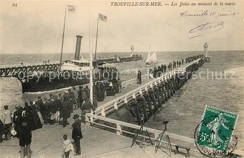 AK / Ansichtskarte Trouville sur Mer Les Jetees au moment de la maree Trouville sur Mer