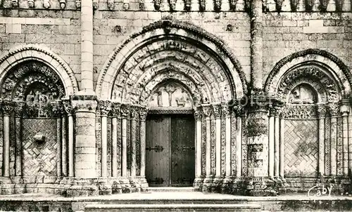 AK / Ansichtskarte Pont l_Abbe d_Arnoult Facade Eglise Romane XIIe siecle Pont l_Abbe d_Arnoult