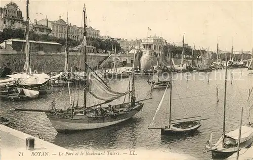 AK / Ansichtskarte Royan_Charente Maritime Le Port Bateaux Boulevard Thiers Royan Charente Maritime