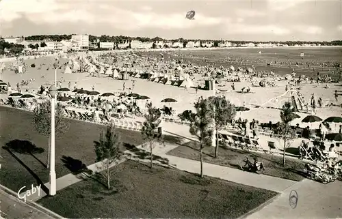 AK / Ansichtskarte Royan_Charente Maritime Jardin Boulevard Botton et la Plage Royan Charente Maritime