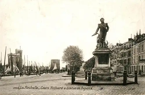 AK / Ansichtskarte La_Rochelle_Charente Maritime Cours Richard Statue de Duperre Monument La_Rochelle