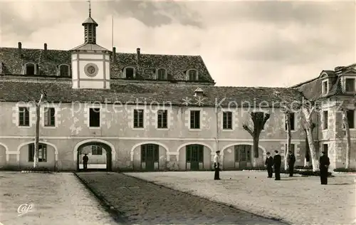 AK / Ansichtskarte Rochefort_sur_Mer Centre Ecole de l Aero Navale Caserne Martrou La Cour Rochefort_sur_Mer