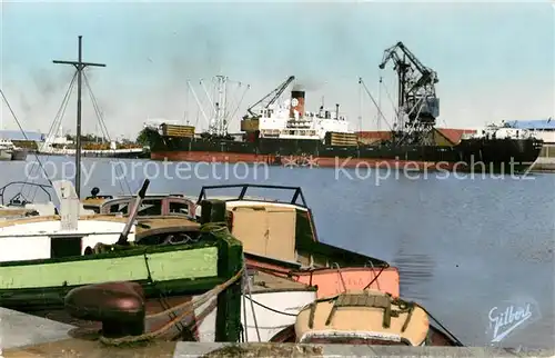 AK / Ansichtskarte Rochefort_sur_Mer Sur le port Bateaux Vapeur Rochefort_sur_Mer