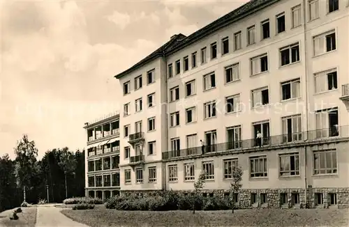 AK / Ansichtskarte Bad_Berka Klinik mit Liegehalle  Bad_Berka