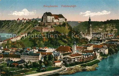 AK / Ansichtskarte Burghausen_Salzach Panorama Altstadt mit Hauptburg und Kirche Burghausen Salzach