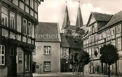 AK / Ansichtskarte Osterwieck Marktplatz mit altem Rathaus Heimatmuseum Osterwieck