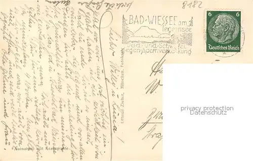 AK / Ansichtskarte Bad_Wiessee Holzbrunnen Blick zur Kirche Bad_Wiessee