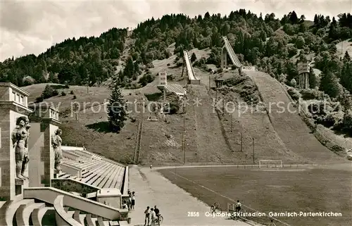 AK / Ansichtskarte Garmisch Partenkirchen Olympia Skistadion Skisprungschanze im Sommer Garmisch Partenkirchen