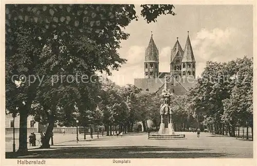 AK / Ansichtskarte Halberstadt Domplatz Denkmal Halberstadt