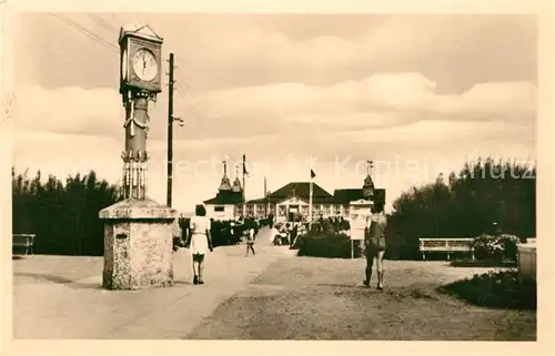 AK / Ansichtskarte Ahlbeck_Ostseebad Stranduhr Seebruecke Ahlbeck_Ostseebad