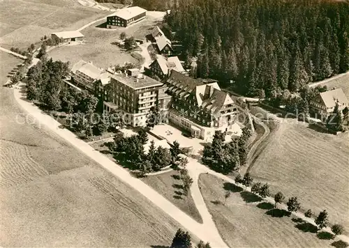 AK / Ansichtskarte Feldberg_Schwarzwald Fliegeraufnahme Hotel Feldberger Hof Feldberg Schwarzwald