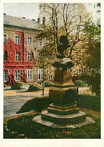 AK / Ansichtskarte Meissen_Elbe_Sachsen Staatliche Prozellan Manufaktur Verwaltungsgebaeude Boettgerdenkmal Meissen_Elbe_Sachsen