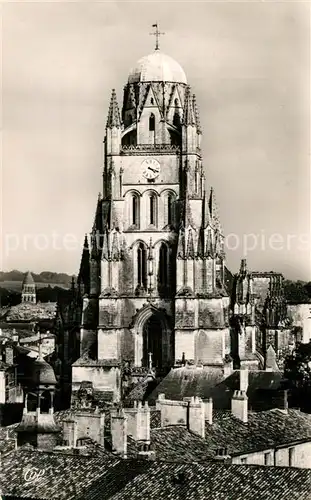 AK / Ansichtskarte Saintes_Charente Maritime Clochers de Saint Pierre et de lAbbaye aux Dames Saintes Charente Maritime