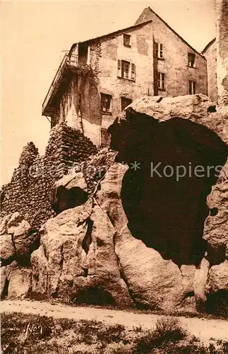 AK / Ansichtskarte Calvi Curieuse Maison batie sur un rocher en partie calcine et creuse par le soleil Calvi