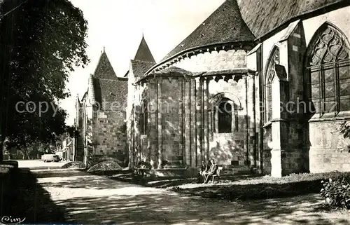 Dun sur Auron Eglise avec l absidiale romane Dun sur Auron