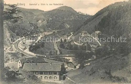 AK / Ansichtskarte Triberg_Schwarzwald Bahnhof mit Gutachthal Triberg Schwarzwald