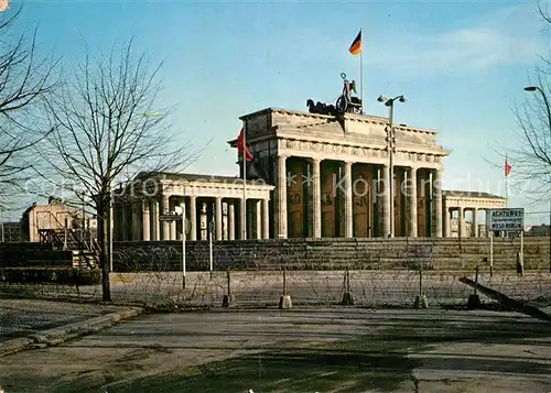 AK / Ansichtskarte Berlin Brandenburger Tor nach 13. August 1961 Berlin