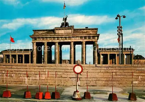 AK / Ansichtskarte Berlin Brandenburger Tor nach August 1961 Berlin