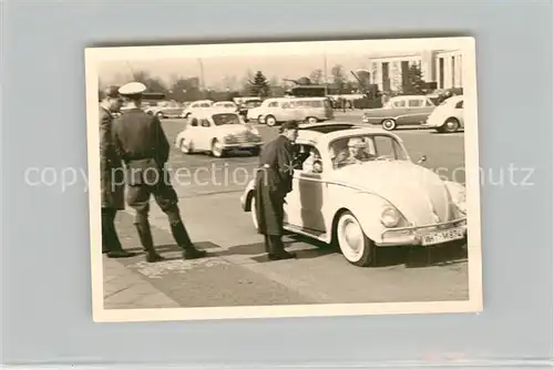 AK / Ansichtskarte Berlin Grenzkontrolle Berlin