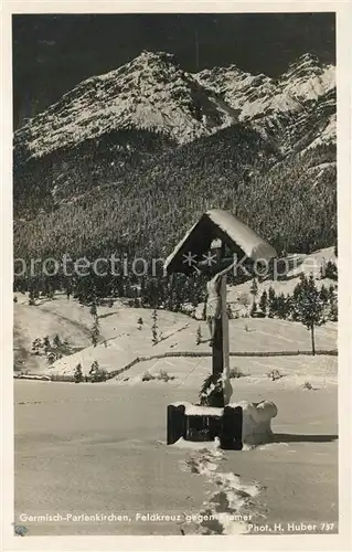 AK / Ansichtskarte Garmisch Partenkirchen Feldkreuz gegen Kramer Garmisch Partenkirchen