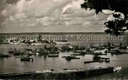 AK / Ansichtskarte Camaret sur Mer Chapelle Roc h Amadour Fort Vauban Port bateaux Camaret sur Mer
