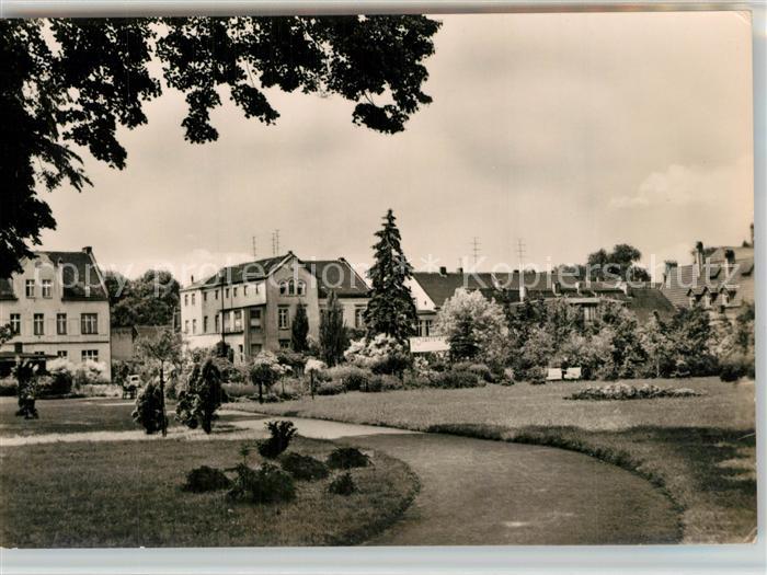 AK / Ansichtskarte Genthin Gr?nanlage am Bahnhof Genthin Nr. vd17723