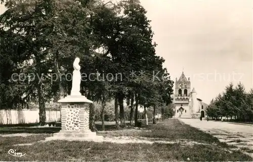 AK / Ansichtskarte Pibrac Esplanade et Statue Ste Germaine Pibrac