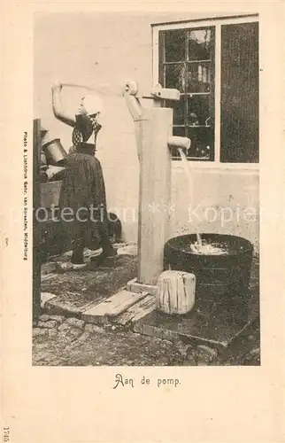 AK / Ansichtskarte Middelburg_Zeeland Aan de pomp Middelburg_Zeeland