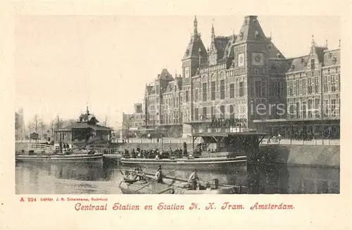 AK / Ansichtskarte Amsterdam_Niederlande Centraal Station en Station N. K. Tram Amsterdam_Niederlande