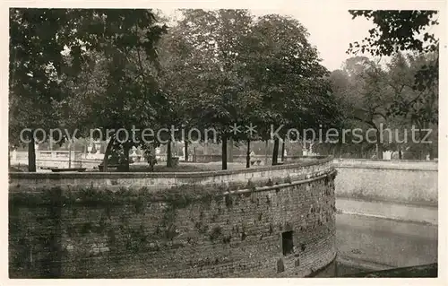 AK / Ansichtskarte Nimes Jardin de la Fontaine et le canal Nimes