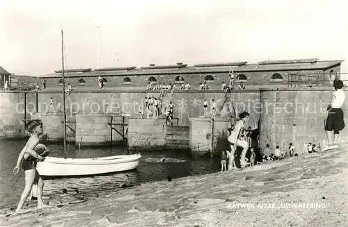 AK / Ansichtskarte Katwijk_aan_Zee Uitwatering Badestrand Katwijk_aan_Zee