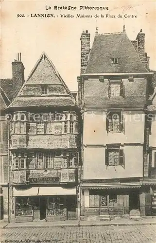 AK / Ansichtskarte Lannion Vieilles Maisons de la Place du Centre Lannion