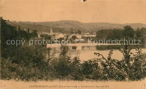 AK / Ansichtskarte Castelmoron sur Lot dans son nid Seepartie Castelmoron sur Lot