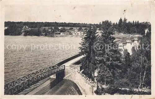 AK / Ansichtskarte Semur en Auxois Lac de Pont La Digue vers la plage Semur en Auxois