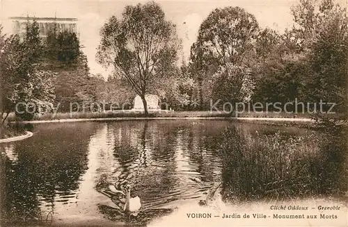 AK / Ansichtskarte Voiron Jardin de Ville Monument aux Morts Voiron