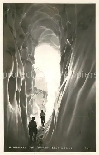 AK / Ansichtskarte Marmolada Fra i Seracchi del Ghiacciaio Bergsteiger Marmolada