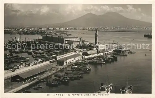 AK / Ansichtskarte Napoli_Neapel Il Porto Vista del Vesuvio Napoli Neapel