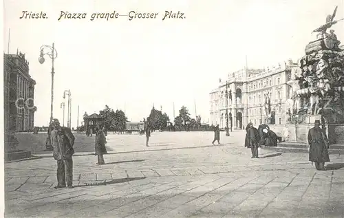 AK / Ansichtskarte Trieste Piazza grande Trieste