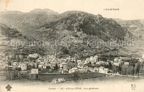 AK / Ansichtskarte Vic sur Cere Cantal Panorama Vic sur Cere