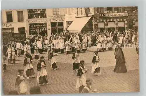 AK / Ansichtskarte Saint Piat Porteuses de brule parfums et du reliquaire  Saint Piat